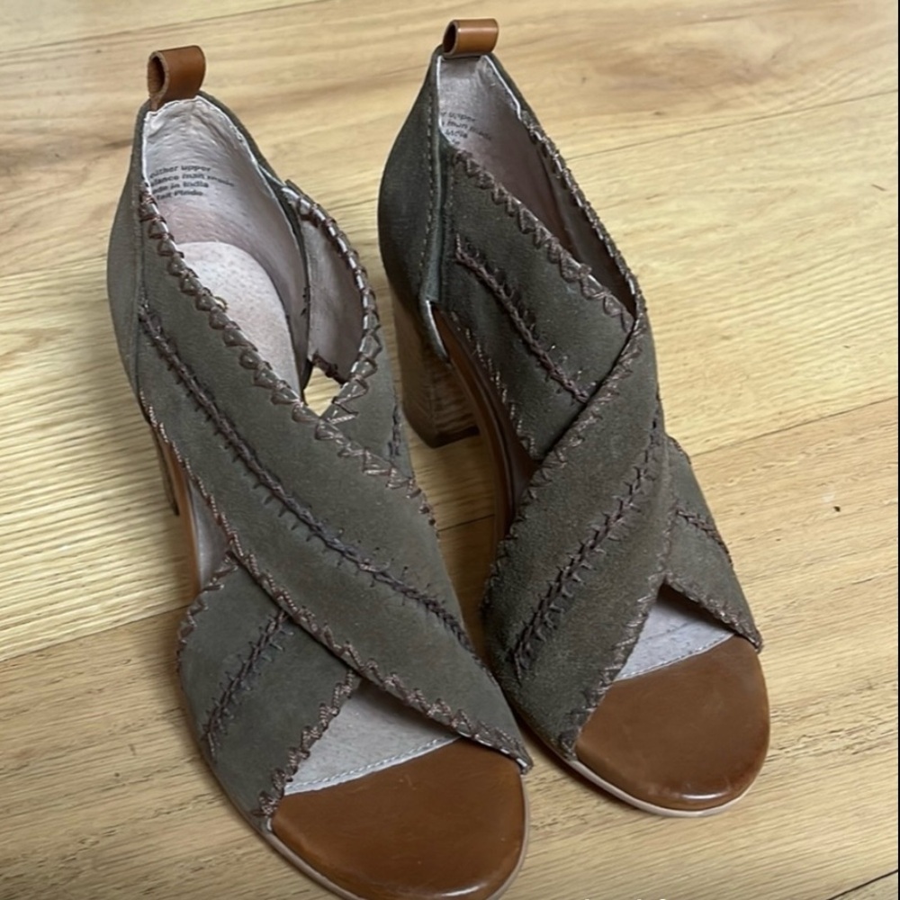 Seychelles Whipstitch Party Up Heals in Olive Suede